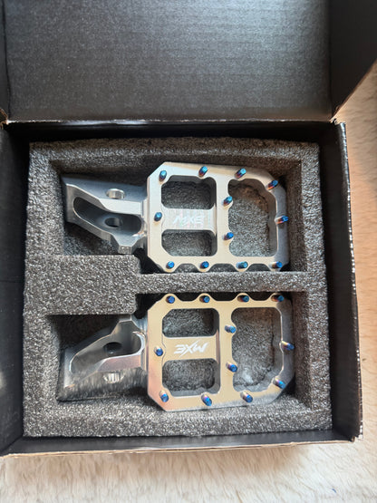 Ultra Bee Pegs (Pre Order 2-3 Weeks)